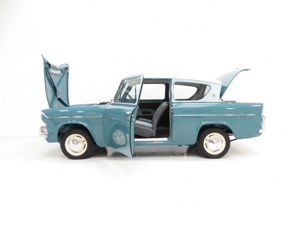 Light blue ford anglia 105e deluxe for sale #6